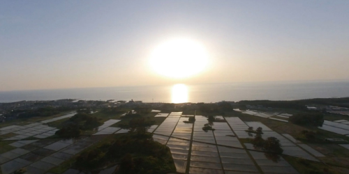 VRで体験できる日本海に沈む夕日の様子