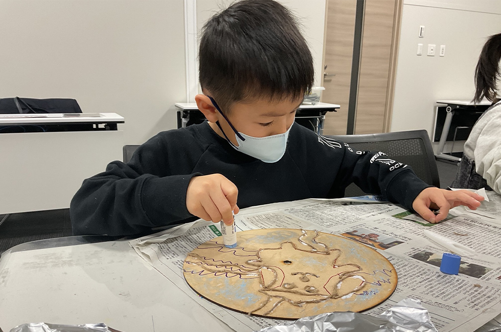 四苦八苦しながら時計の形を創る