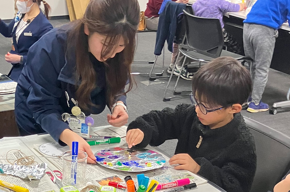 色塗りと飾りでカラフル＆キラキラ！